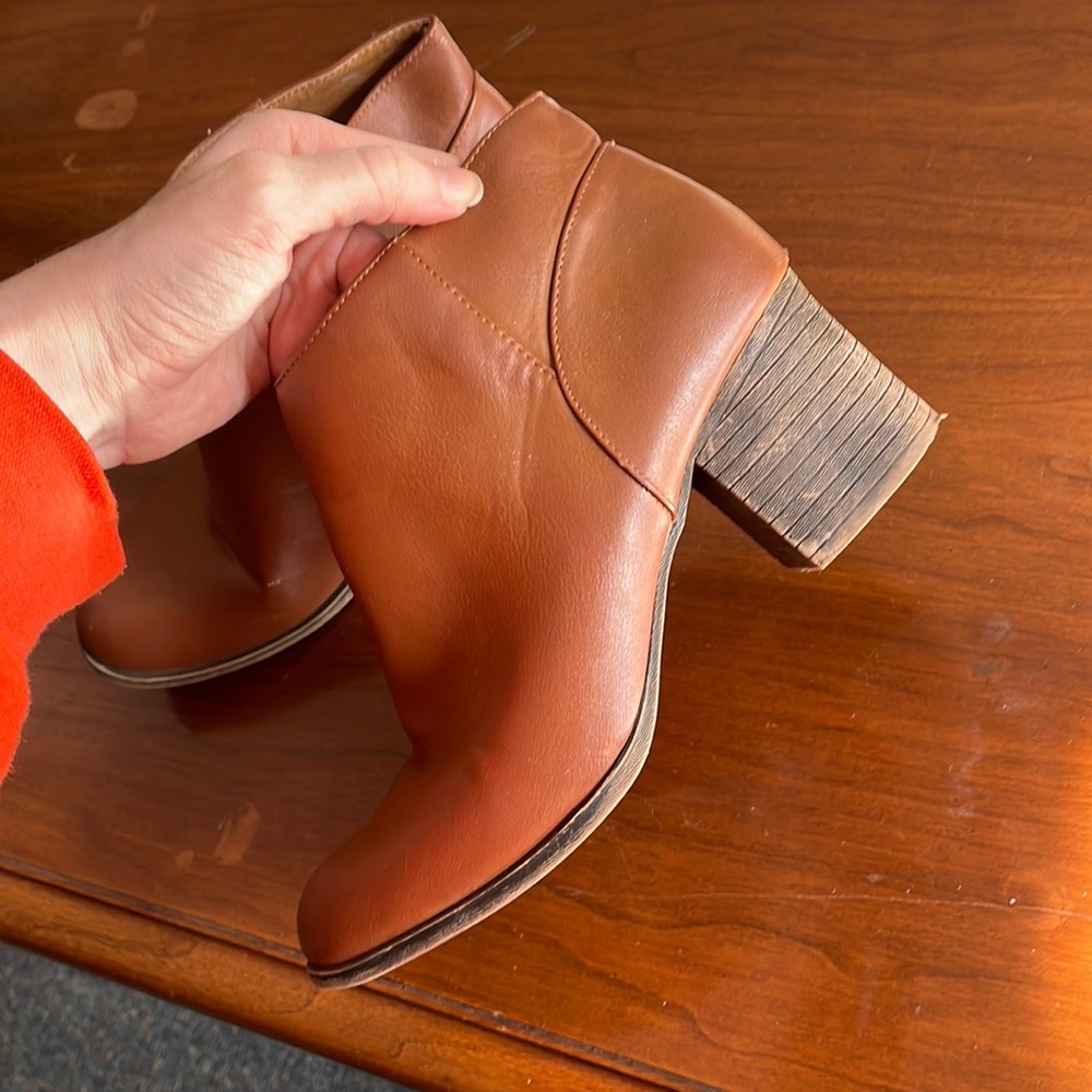 Forever 21 brown heeled bootie